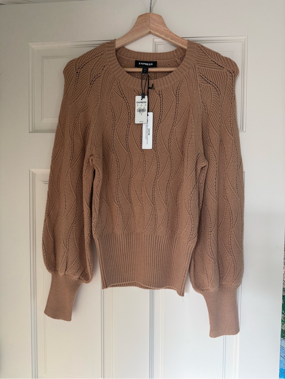 Express Women's Textured Cable Balloon Sleeve Sweater - Camel/Tan